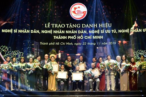 Xung quanh việc một số nghệ sĩ không có tên trong danh sách xét chọn danh hiệu NSND: Đừng vội vàng phán xét