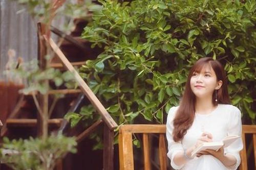 Cô giáo trẻ tài năng 'sở hữu' 2 học sinh điểm 10 môn Ngữ văn