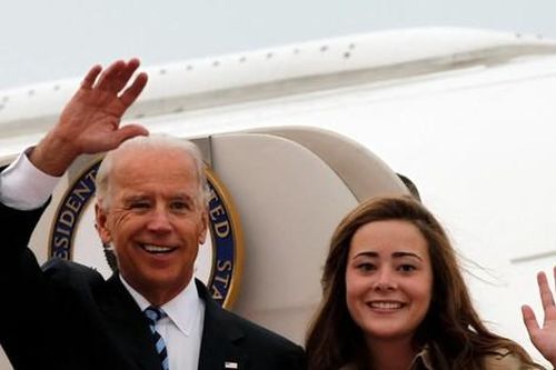 Cháu nội Tổng thống Biden tổ chức hôn lễ tại Nhà Trắng