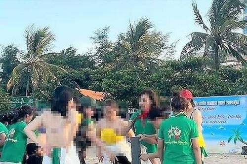 Phạt hành chính, yêu cầu công khai xin lỗi vụ nhóm phụ nữ 'cởi đồ' chơi team building ở Cửa Lò
