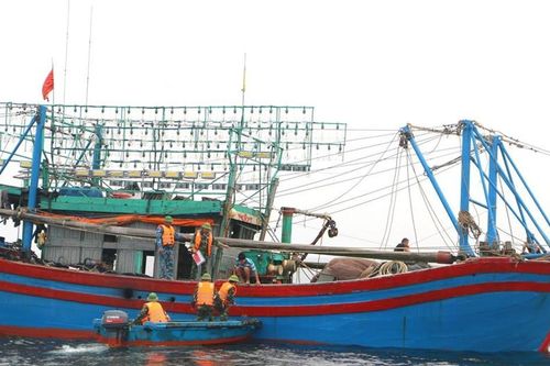 Nghệ An xử phạt thêm 2 tàu cá đánh bắt vi phạm Luật Thủy sản