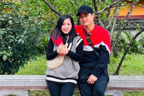 Được khen 'cô vợ tháo vát nhà Hồng Đăng', bà xã nam diễn viên chỉ đáp nhẹ một câu tinh tế