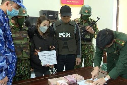 Lấy 50 triệu đồng tiền công xách thuê 10 bánh heroin, người phụ nữ bị án chung thân