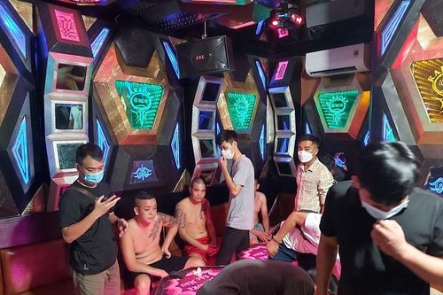 Triệt phá điểm 'bay lắc' trong quán karaoke