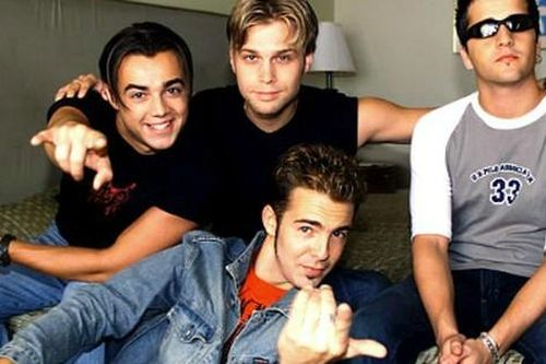 Da LAB, Tiên Tiên, Trọng Hiếu chung sân khấu với 4 boyband huyền thoại thế giới