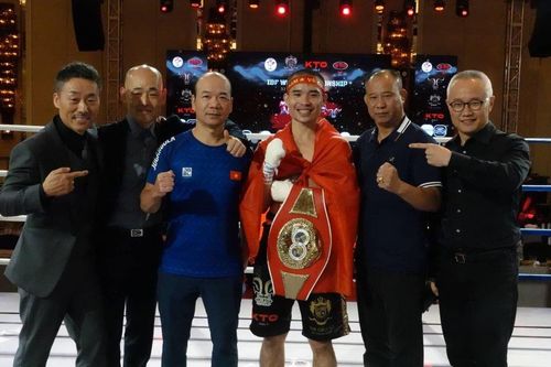 Đinh Hồng Quân bảo vệ thành công đai vô địch boxing châu Á