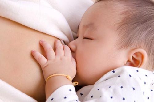 Nuôi con bằng sữa mẹ góp phần giảm tử vong trẻ sơ sinh và trẻ nhỏ