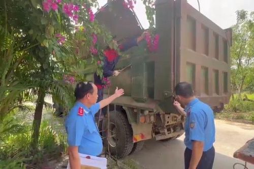 Hà Nội: Kiểm tra xe quá khổ tại doanh nghiệp vận tải