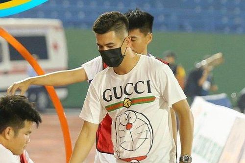 Tiến Linh rách cơ đùi, khó trở lại ở trận gặp Viettel