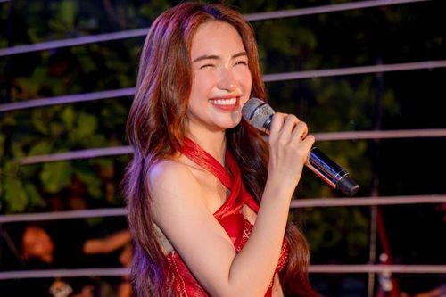 Hòa Minzy khiến khán giả bật ngửa khi tiết lộ bí mật để 'ăn gian' chiều cao trên sân khấu
