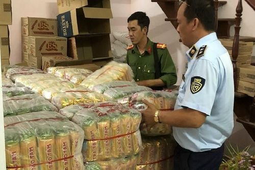 Kiên Giang: Lập biên bản, thu giữ hàng hóa 3 cơ sở kinh doanh trà giả nhãn hiệu tại Phú Quốc