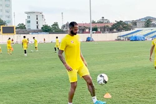 Cristian Alex da Silva Santos - chân sút Brazil đang thử việc cho Đông Á Thanh Hóa