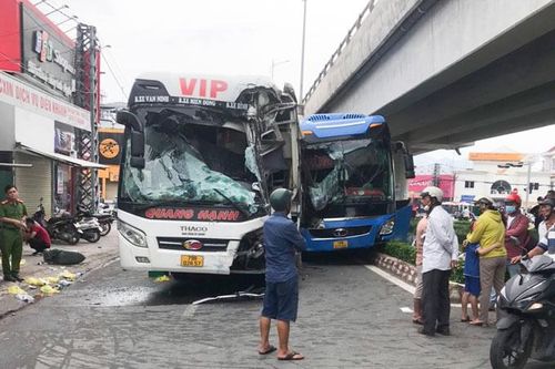 2 xe ô tô khách va chạm làm 1 người tử vong tại chỗ