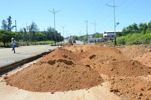 Dân không chịu bàn giao mặt bằng, 3km đường 'ách' 8 năm chưa xong