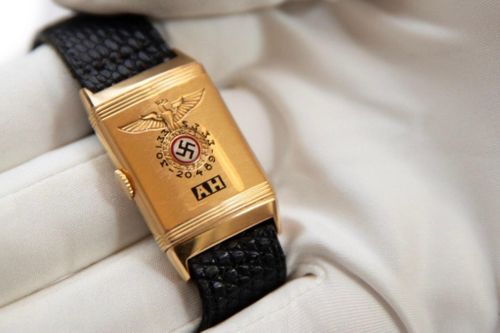Đồng hồ nghi của Hitler được bán với giá 1,1 triệu USD