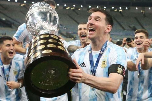 Messi trước cơ hội trở thành cầu thủ nhiều danh hiệu nhất lịch sử