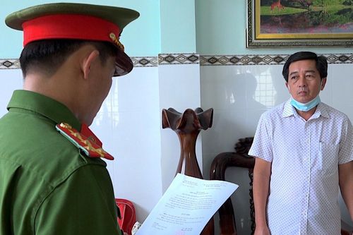 Bắt tạm giam Giám đốc CDC Cà Mau