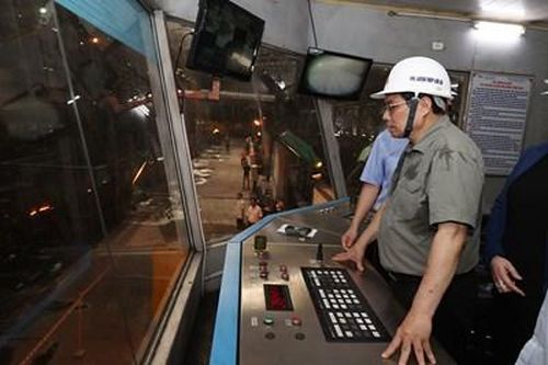 Thủ tướng Chính phủ Phạm Minh Chính khảo sát dự án mở rộng Nhà máy Gang thép Thái Nguyên