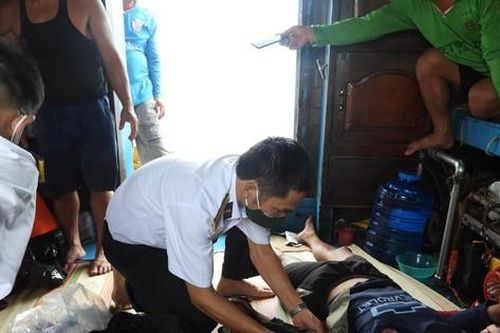 Cấp cứu ngư dân bị rắn biển cắn gây suy hô hấp