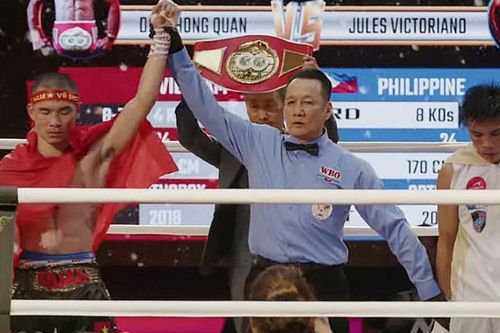 Võ sĩ Đinh Hồng Quân bảo vệ thành công đai vô địch IBF