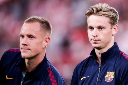 Đồng đội muốn De Jong ở lại Barcelona
