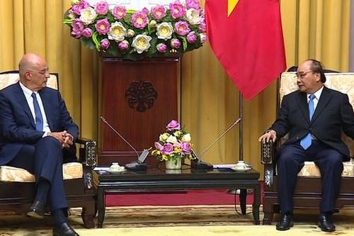 Chủ tịch nước Nguyễn Xuân Phúc tiếp Bộ trưởng Ngoại giao Cộng hòa Hy Lạp Nikolaos Dendias
