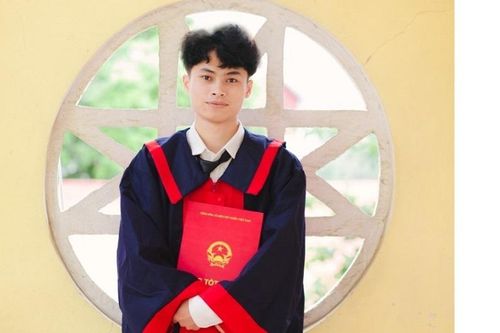 Chàng trai người Cao Lan đạt 10 điểm môn Lịch sử: Từ nỗi sợ đến môn học yêu thích