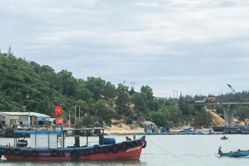 Bình Định: Lật thuyền thúng, 2 cha con bị đuối nước
