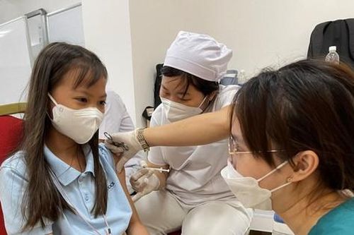 TPHCM: Tỷ lệ trẻ em tiêm vắc xin ngừa COVID-19 ở mức thấp
