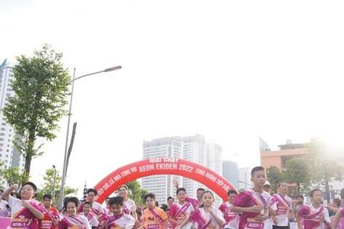 Khởi động giải chạy tiếp sức 'Aeon Ekiden 2022'