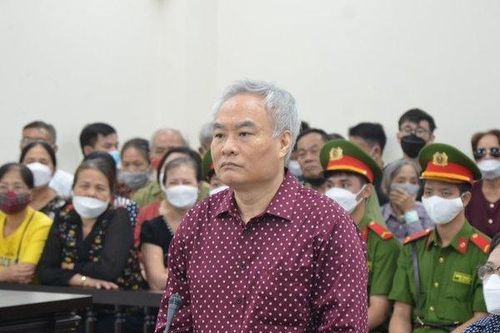 Mở lại phiên xét xử Chủ tịch Trung tâm hỗ trợ người nghèo