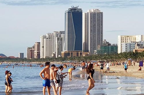 Đà Nẵng: Doanh thu dịch vụ lưu trú và ăn uống tăng mạnh