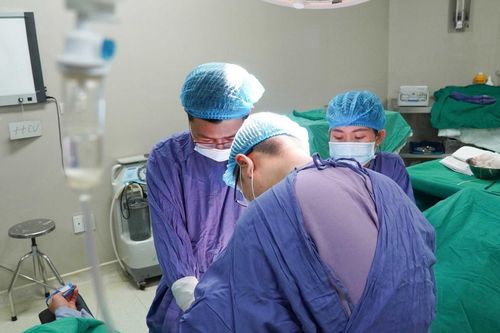 Thường xuyên đau bụng nhưng không đi khám, thanh niên sốc khi phát hiện ra bệnh