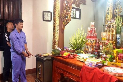 Khởi tố hai chú cháu chuyên trộm cắp tiền công đức đền, chùa