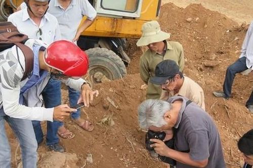Tái khởi động bãi đỗ xe tham quan lăng Tự Đức – Đồng Khánh sau 5 năm dừng thi công