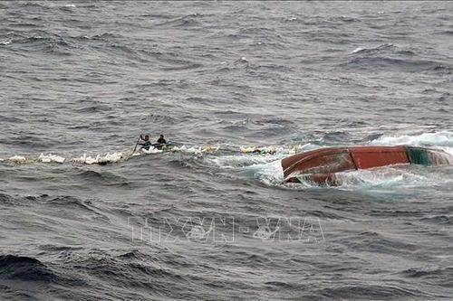 Tàu cá gặp nạn trên biển do thời tiết xấu, một ngư dân tử vong