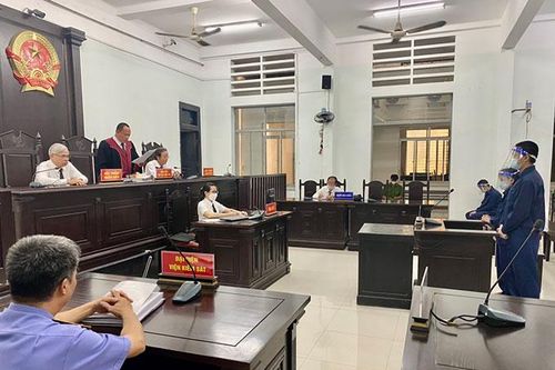 Cấu kết mua bán ma túy