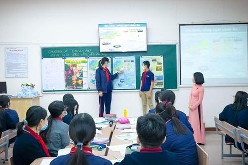 Khẩn trương tuyển dụng 27.850 biên chế giáo viên trong năm học 2022-2023