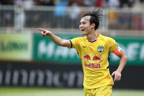HAGL, Kiatisak xuất sắc nhất V-League tháng 7
