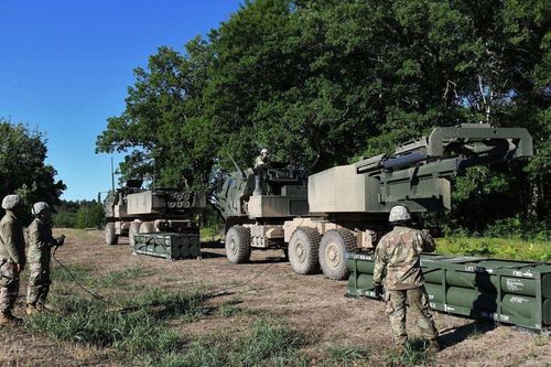 Ukraine sắp nhận hàng ngàn tên lửa GMLRS cho HIMARS?