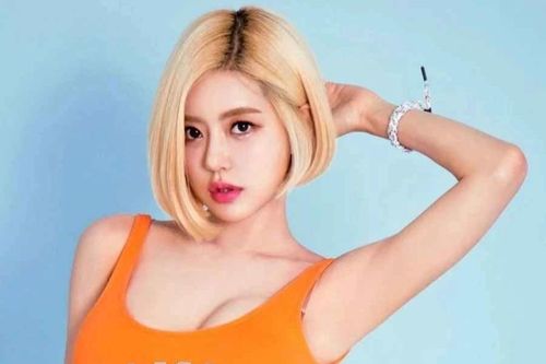 DJ Soda bị khán giả nam tấn công