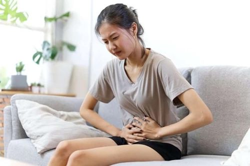 Chủ quan khi táo bón, nữ nhân viên văn phòng 26 tuổi mất mạng