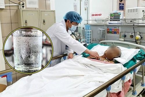 Nôn ra máu vì thói quen nhiều người mắc khi nắng nóng
