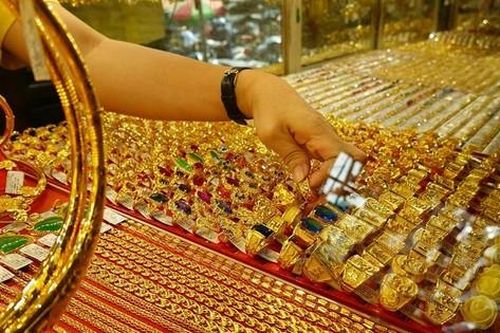 Giá vàng trong nước cao hơn vàng thế giới gần 19 triệu đồng/lượng