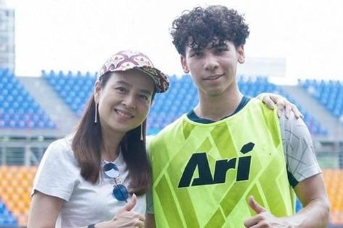 Nghe Madam Pang 'dỗ ngọt', thần đồng Thái Lan từ châu Âu về nước thi đấu
