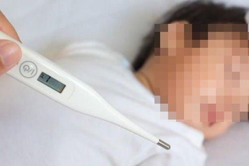 Trẻ hơn 1 tuổi tiểu máu kèm đau buốt vì bệnh tưởng chỉ có ở người lớn