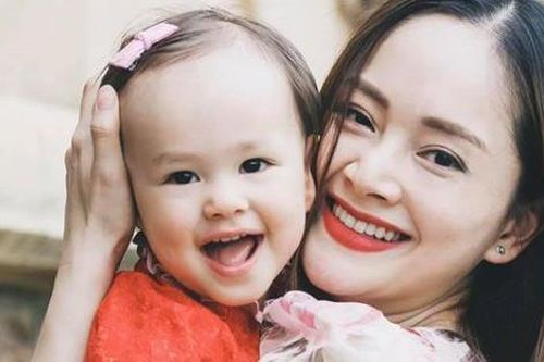 Hành động nhỏ của con gái Lan Phương khi đi bảo tàng khiến mẹ được khen cách dạy dỗ