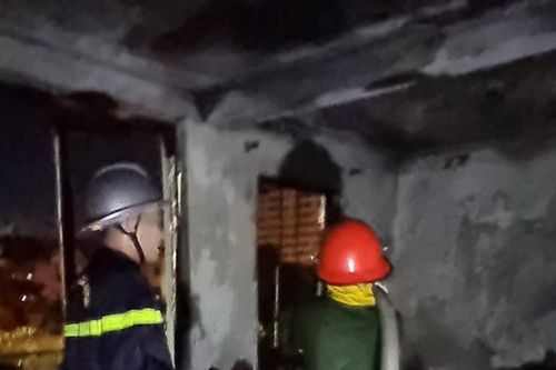 Cháy lớn tại nhà dân ở thị trấn Trâu Quỳ