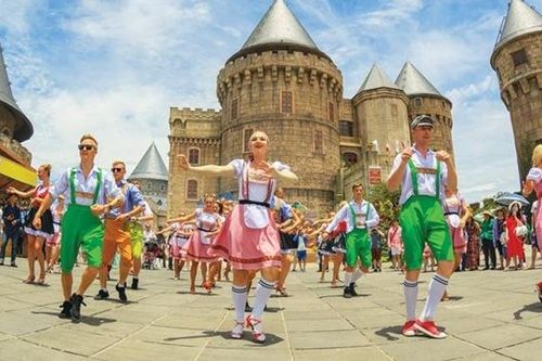 Du lịch hè tăng trưởng vượt bậc
