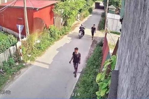 Chồng bàng hoàng phát hiện vợ bị sát hại, tiền vàng bị mất